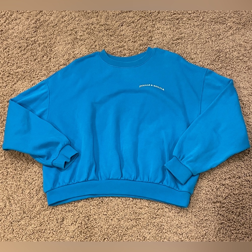 Divided/H&M "Inhale & Exhale" Crewneck/Sweatshirt